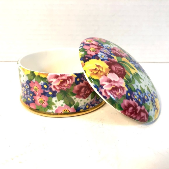 ROYAL WINTON Porcelain Julia Floral Pattern Round Trinket Box - Picture 3 of 9